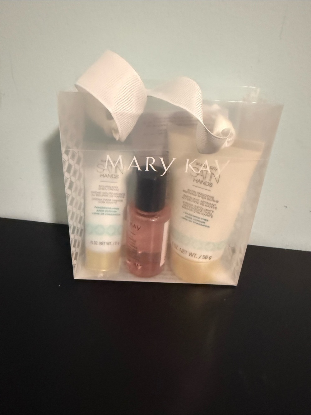 Mary Kay “Satin Hands” 4 piece set! NWT